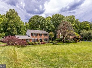 5177 Dungannon Rd, Fairfax, VA 22030