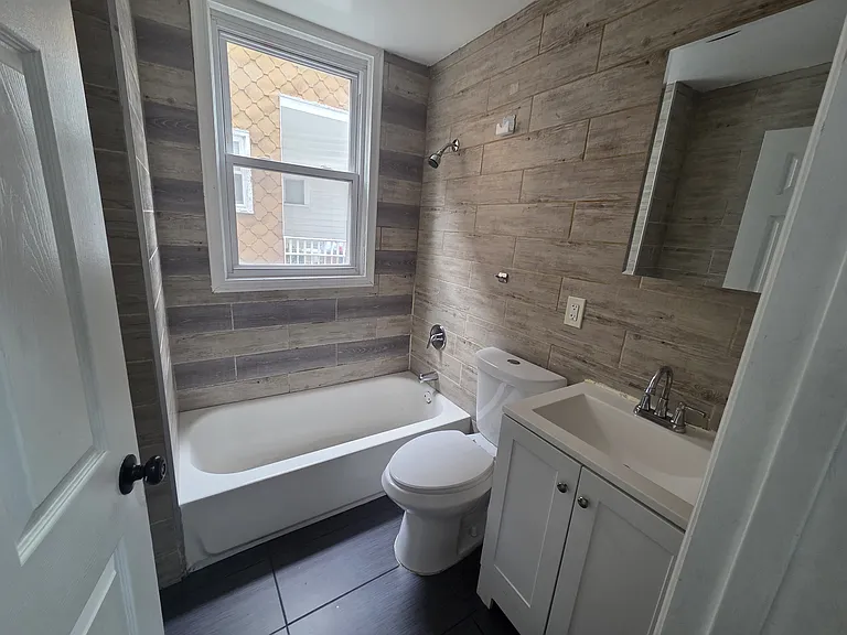 83 Sheppard Ave #1 — Photo 17