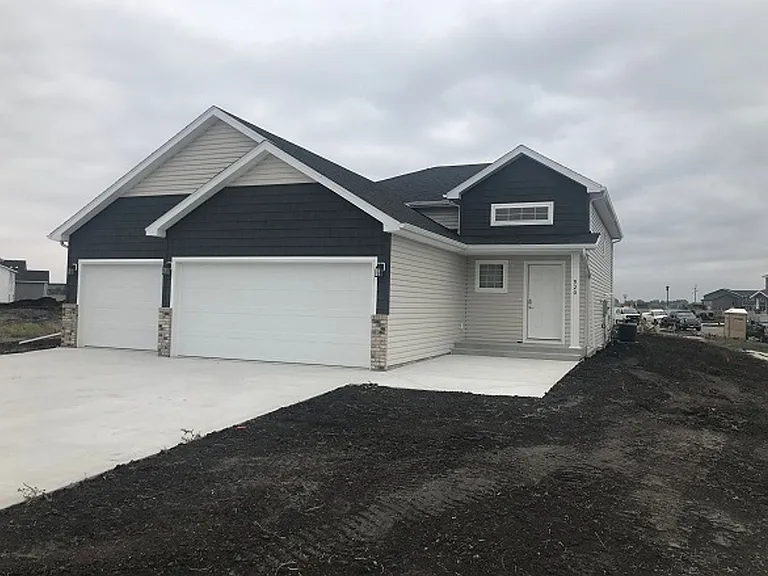 920 Albert Dr W — Photo 24