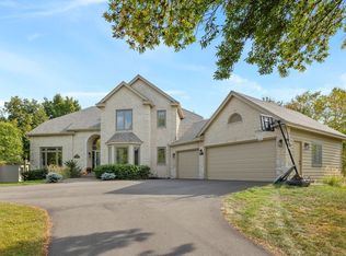 11345 Bluestem Ln, Eden Prairie, MN 55347