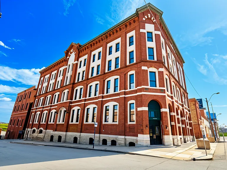 Landmark Lofts Apartments — Photo 1