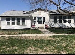 302 Main St, Bazile Mills, NE 68729