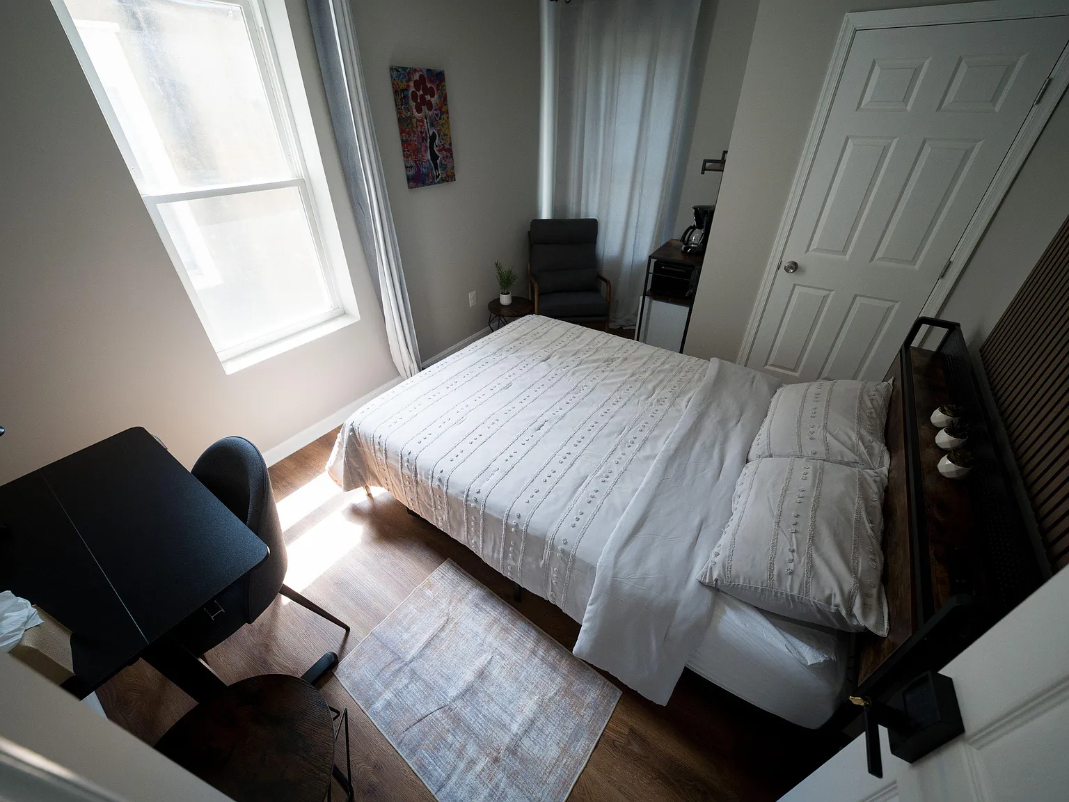 4 bed, 3.0 bath, 1900 sqft, $1,092 — Photo 2