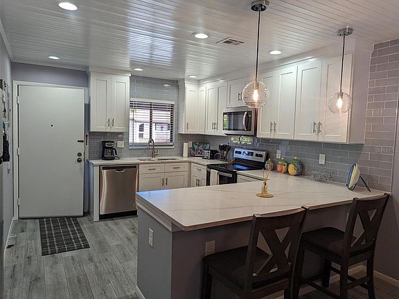 2nd image of 1634 Stickney Point Rd #2