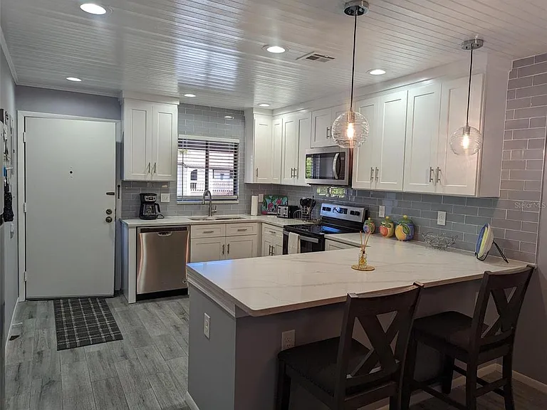 1634 Stickney Point Rd #2 — Photo 2