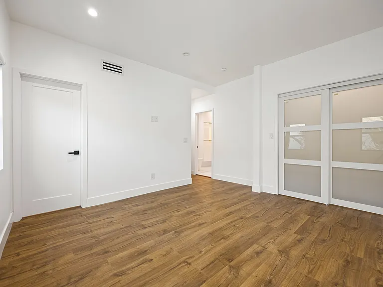 212 W 64th St #A — Photo 41