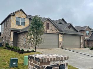 5008 Villas Dr, Sanger, TX 76266