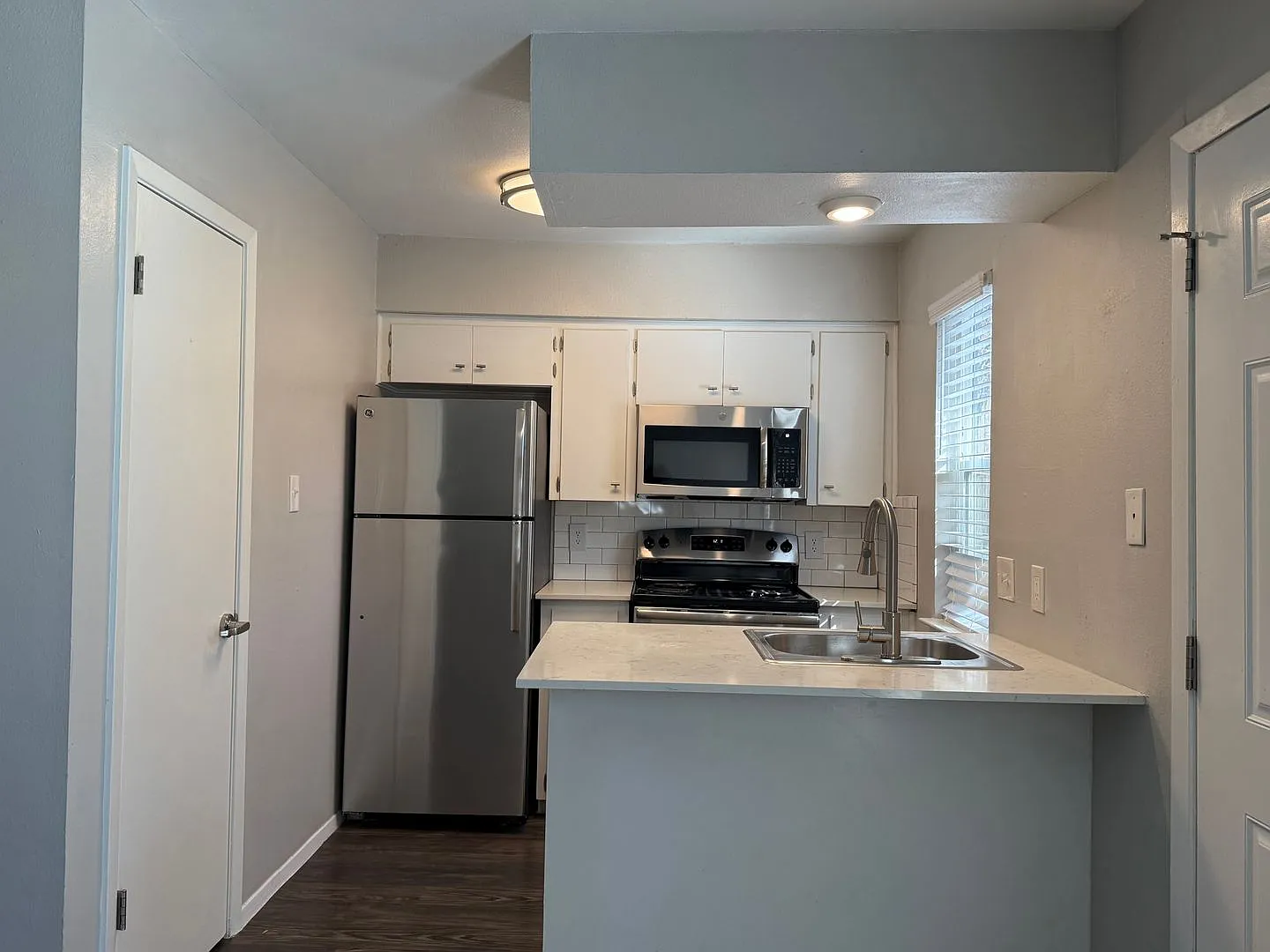4503 Speedway — Photo 3