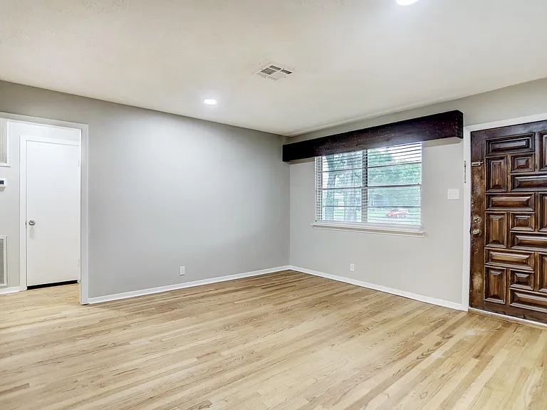 5814 Anaqua Dr — Photo 3