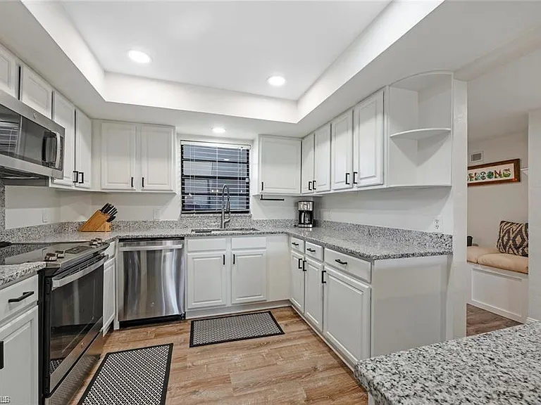 700 Valley Stream Dr #202 — Photo 13