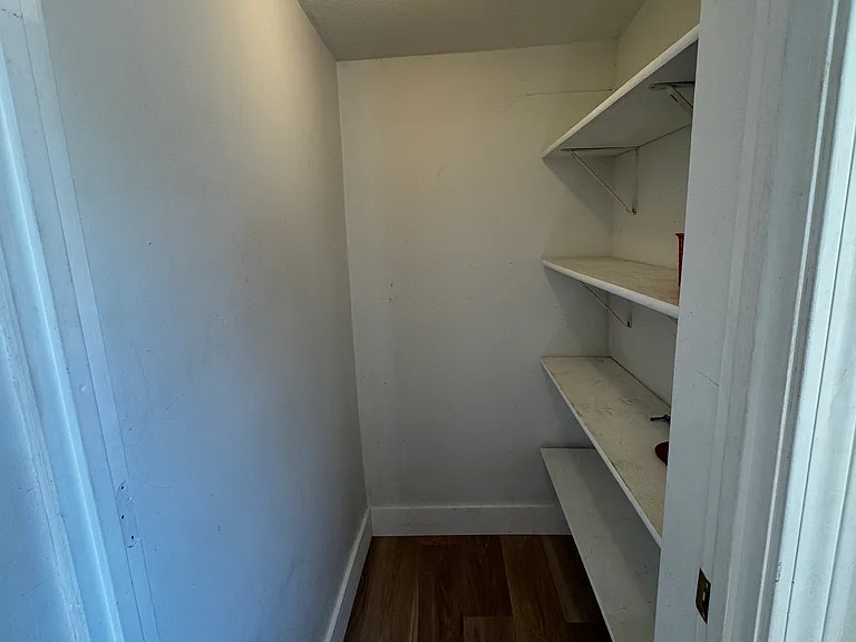 12 Hunter St — Photo 7