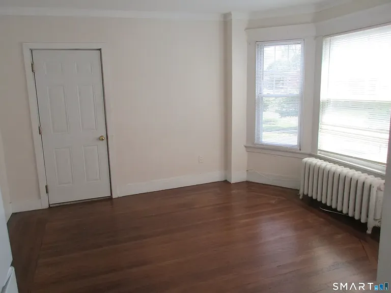 160 Main St — Photo 1