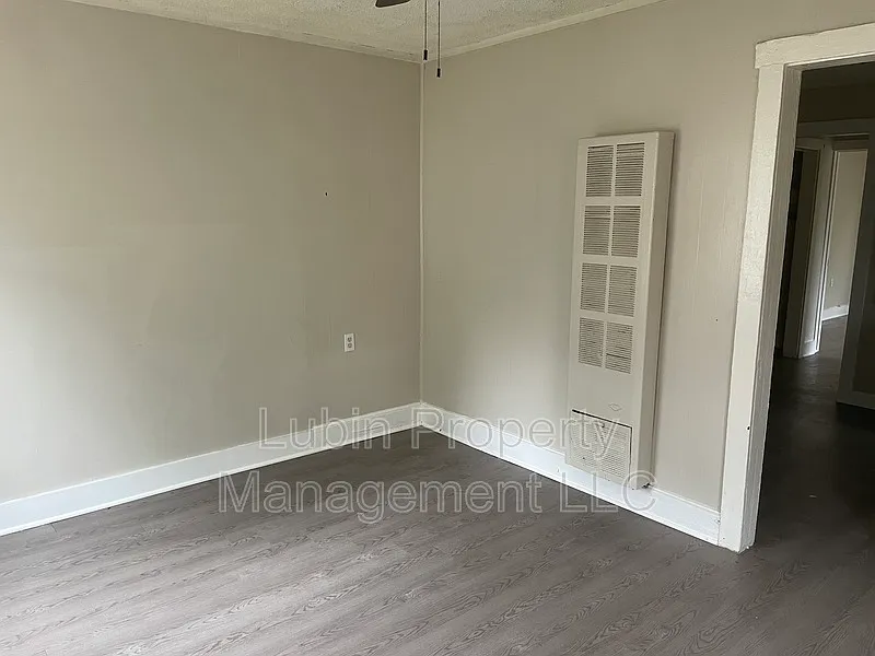 Building Photo - 1575 Cella St
