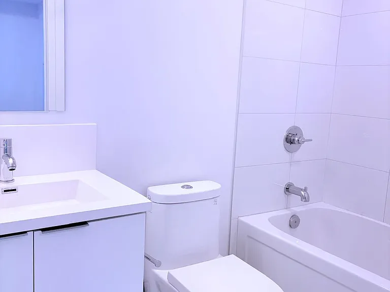 230 Simcoe St #1436 — Photo 11