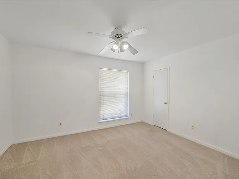 8415 Braesdale Ln — Photo 19