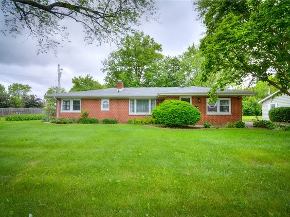 16 Diane Rd, Decatur, IL 62526