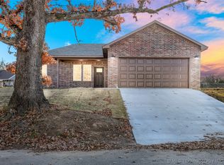 800 Grand Pl, Mannford, OK 74044