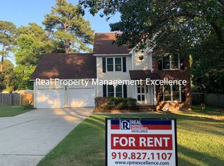 1985 Oakview Dr, Fayetteville, NC 28304