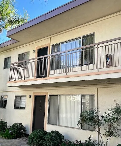 25206 Loytan St #E — Photo 2