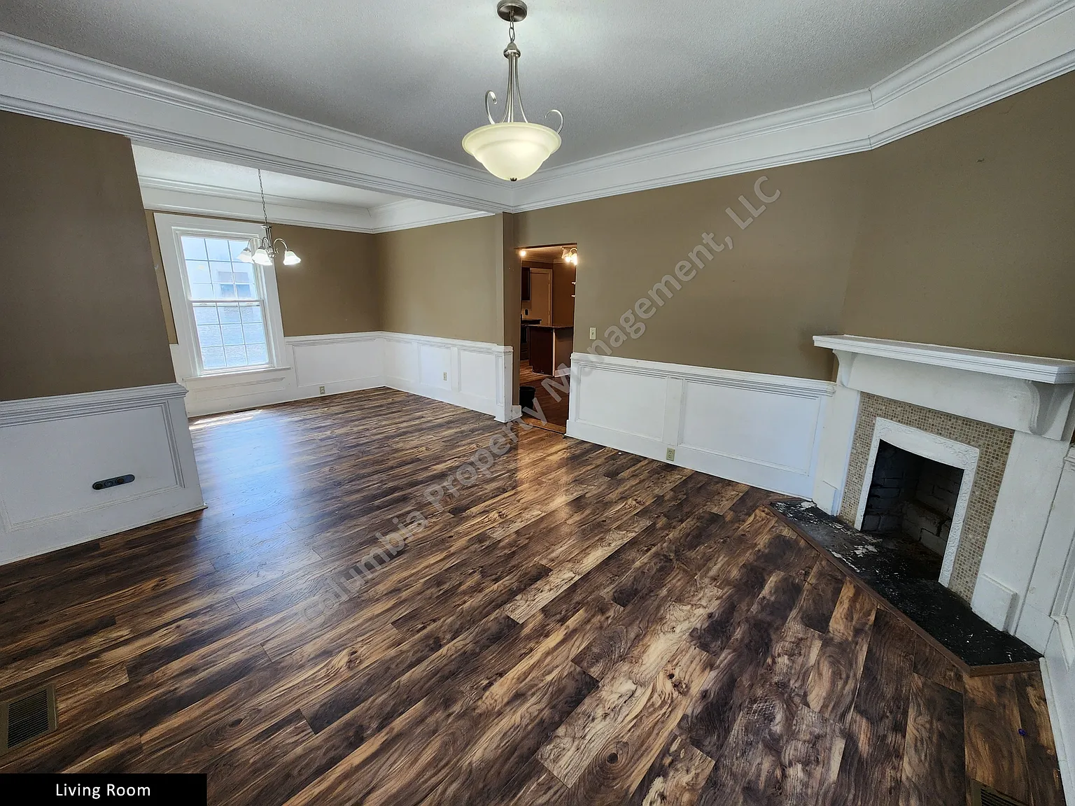 3 bed, 1190 sqft, $1,975 — Photo 3