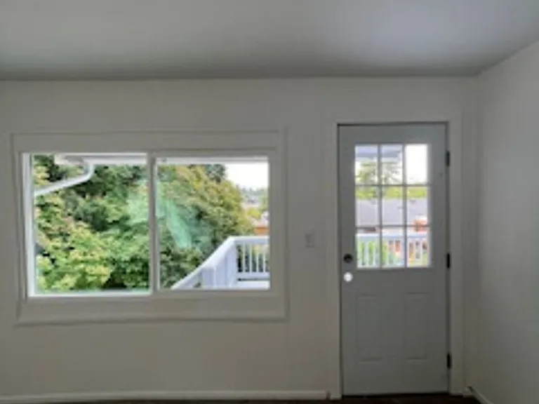 215 Elm St — Photo 23