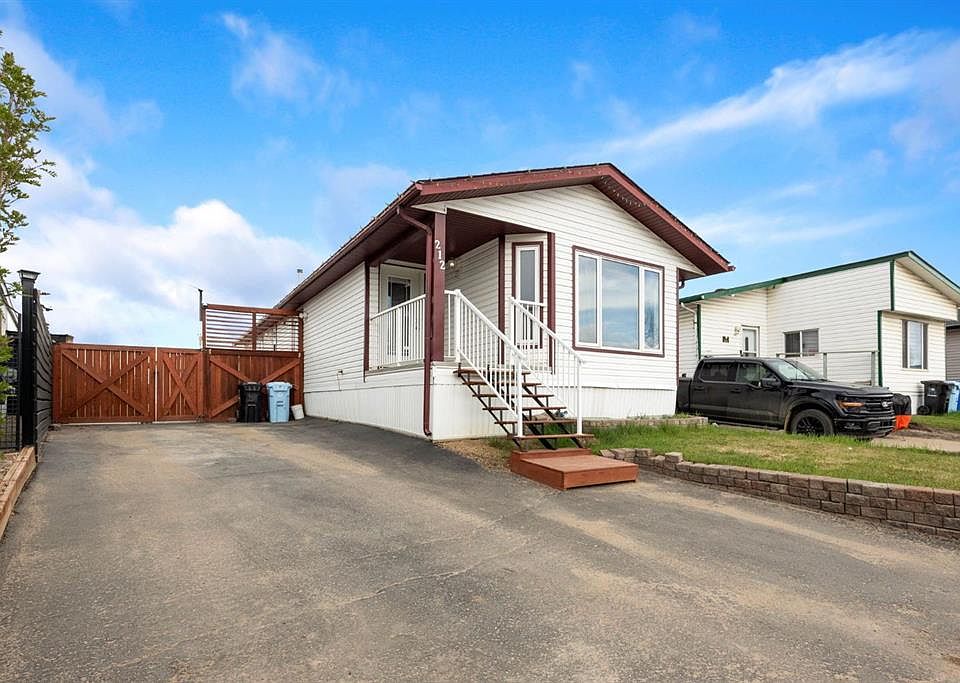 1st image of 212 N Gregoire Cres