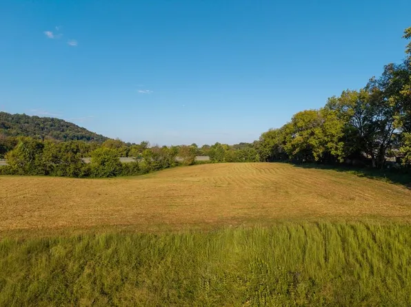 1545 Roberts Matthews Hwy, Sparta, TN 38583