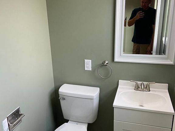 3rd image of 908 Georgian Dr #D