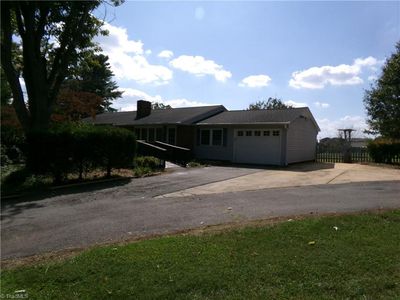 956 Brownwood Dr, Winston Salem, NC, 27105