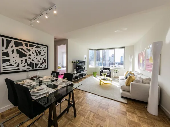 1930 Broadway image 1 of 13