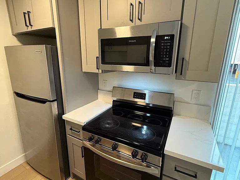 10760 Rose Ave. — Photo 6