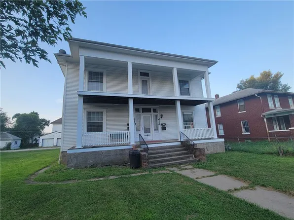 210 Illinois Ave, Saint Joseph, MO 64504