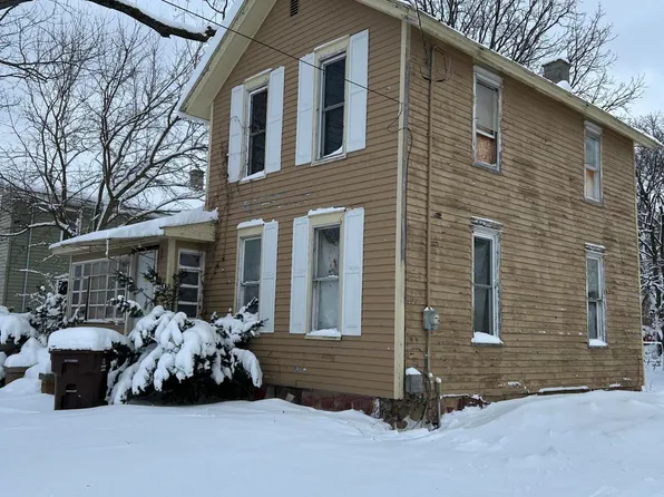 505 Jones St, Ionia, MI 48846