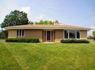 2156 Rambling Rose Rd, Waukesha, WI 53186
