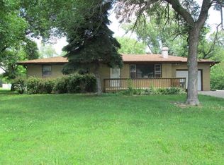 2413 Tazewell Rd, Pekin, IL 61554