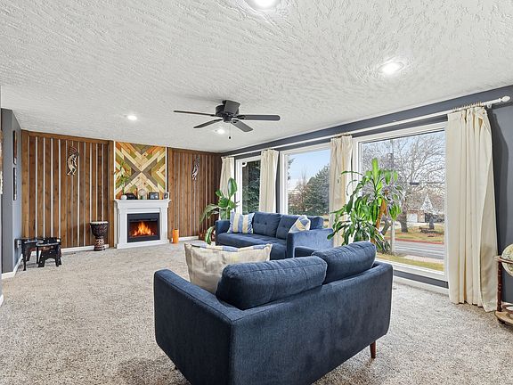 4th image of 994 Mountain Rd