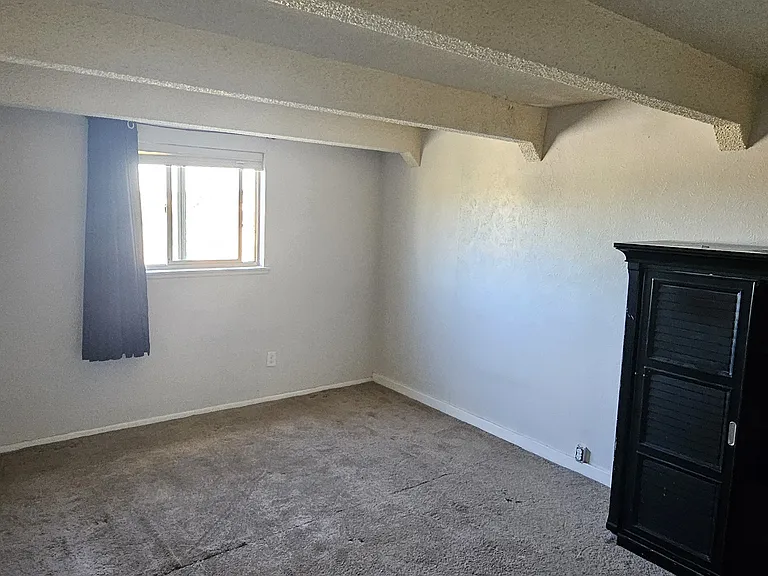 4206 Loomis Ave — Photo 9
