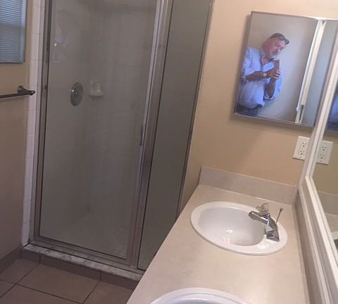 5th image of 9855 Crenshaw Cir