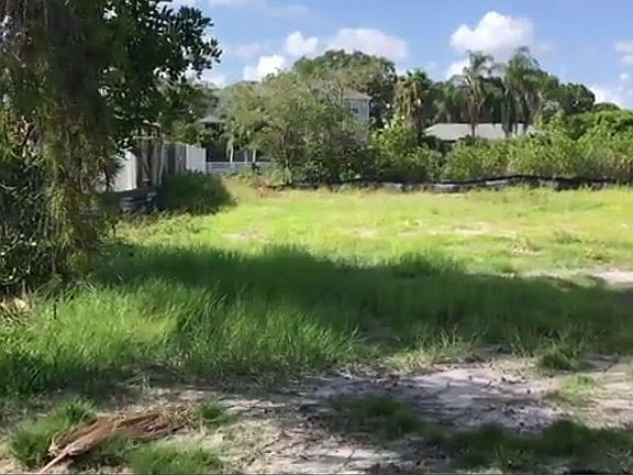 4th image of 307 Lagoon Dr