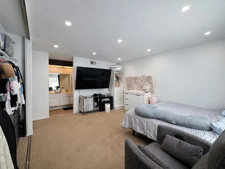 11493 Lev Ave — Photo 12