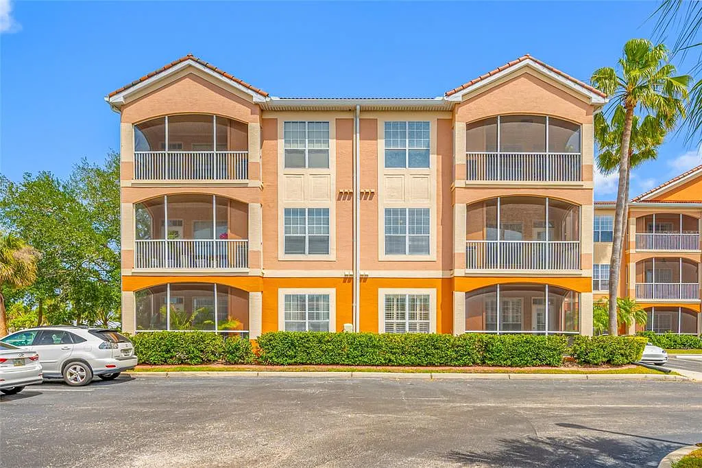 1 bed, 1.0 bath, 780 sqft, $1,950 — Photo 2