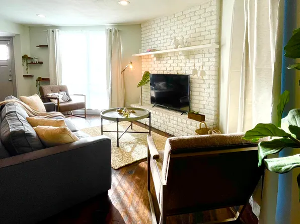 (undisclosed Address), Dallas, TX 75211