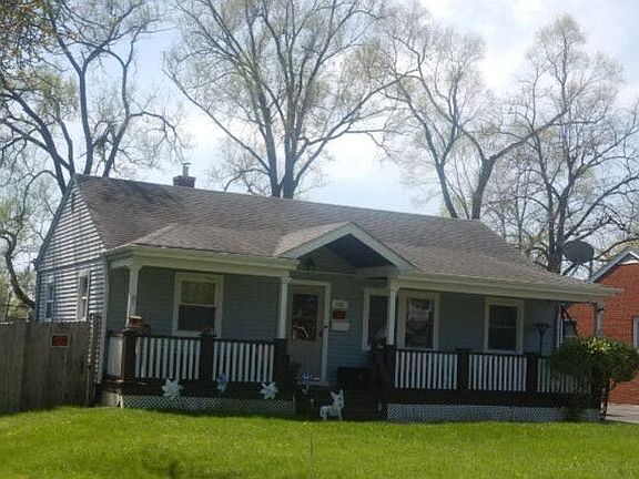 3rd image of 845 E 11th St