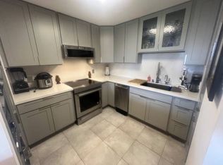 1910 Ala Moana Blvd #C, Honolulu, HI 96815