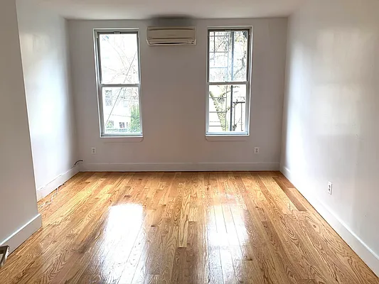 Rented by Yup Realty LLC | media 25