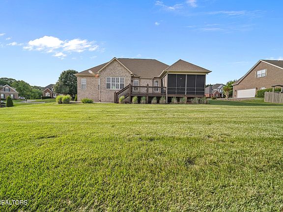3rd image of 3824 Holly Berry Dr