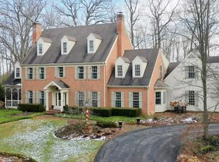 3027 Covington Lake Dr, Fort Wayne, IN 46804