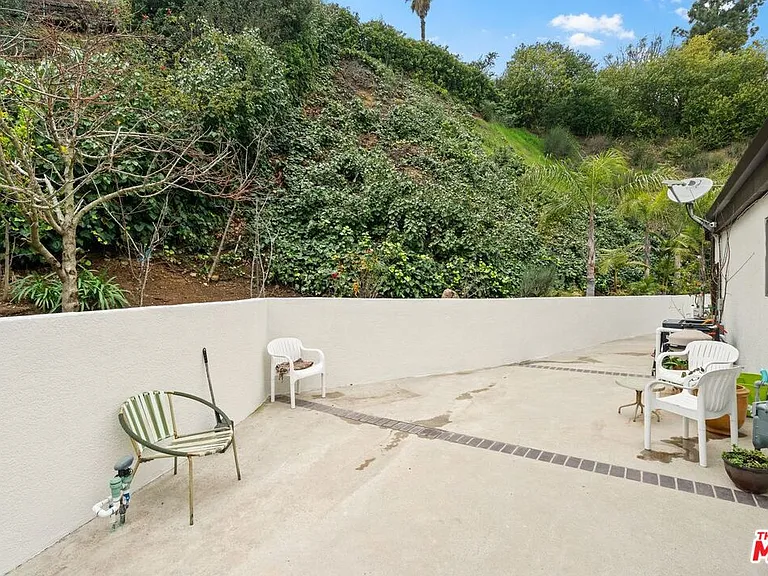 3135 Chandelle Rd — Photo 29