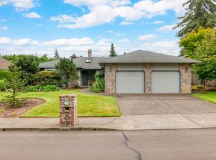 16748 NE San Rafael Dr, Portland, OR 97230