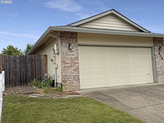 4th image of 573 SE 73rd Ave